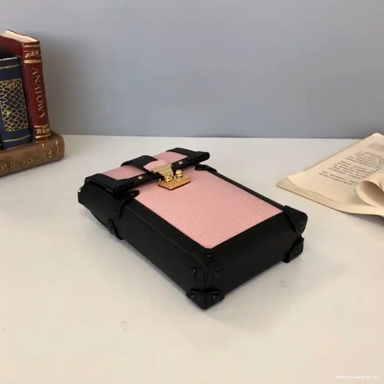 Fashionrepsfam ru Bags 19B57B0004 LV 0625